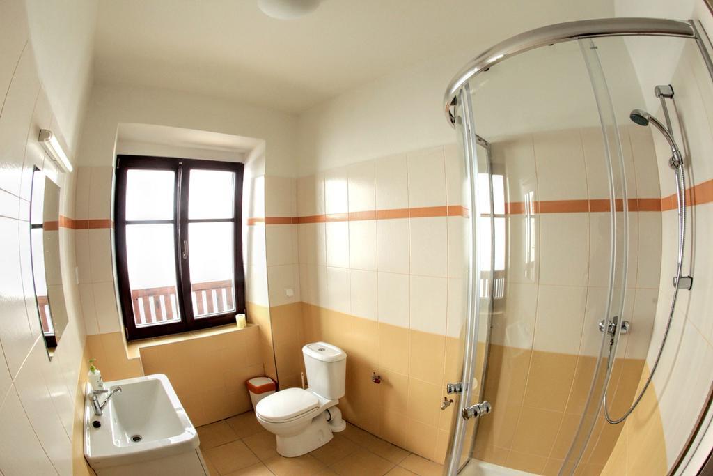 Hostel Singer Pub Budweis Zimmer foto